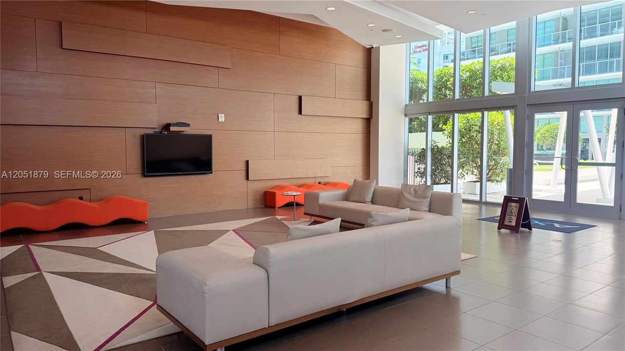For Sale: $544,900 (2 beds, 2 baths, 1013 Square Feet)