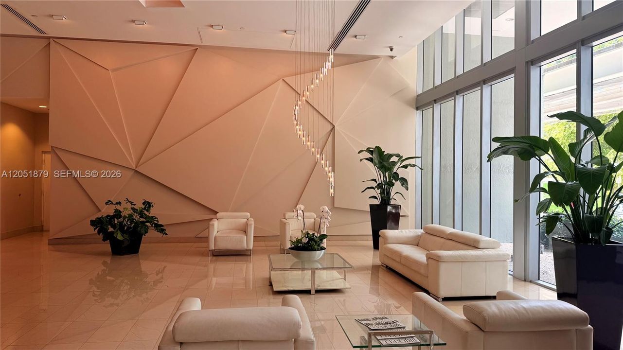 For Sale: $544,900 (2 beds, 2 baths, 1013 Square Feet)