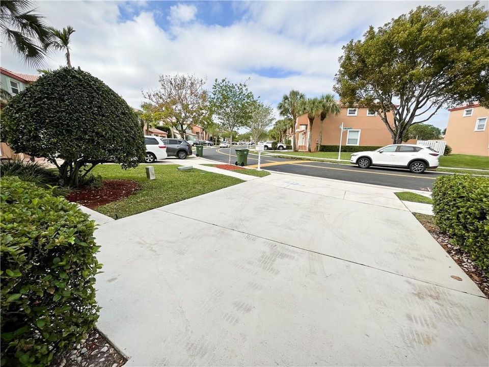 Driveway_wide4cars