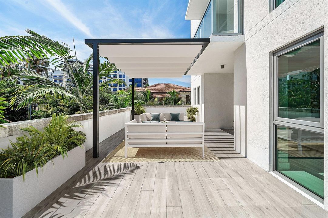 W Terrace with Virtual Staging
