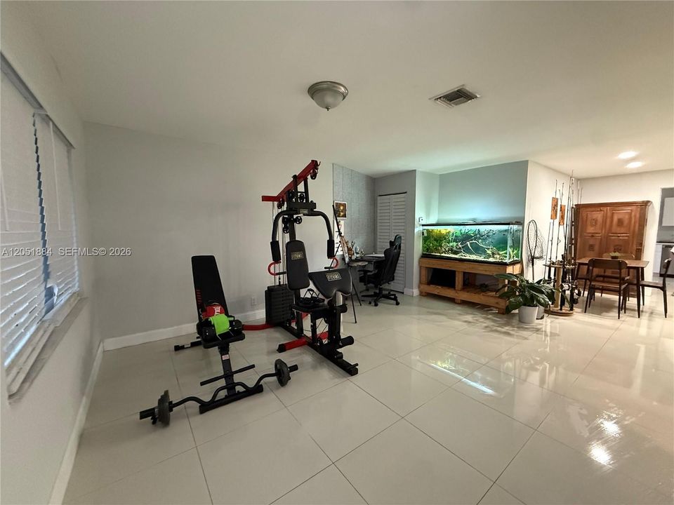 В аренду: $3,200 (2 спален, 1 ванн, 2038 Квадратных фут)