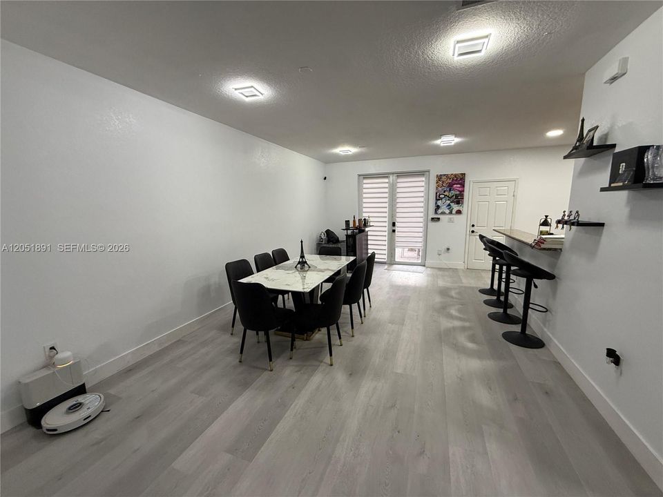 Active With Contract: $3,100 (3 beds, 2 baths, 1740 Square Feet)