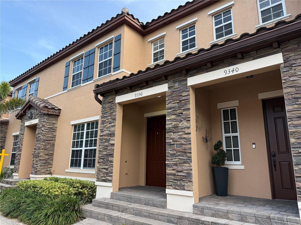 Active With Contract: $3,100 (3 beds, 2 baths, 1740 Square Feet)