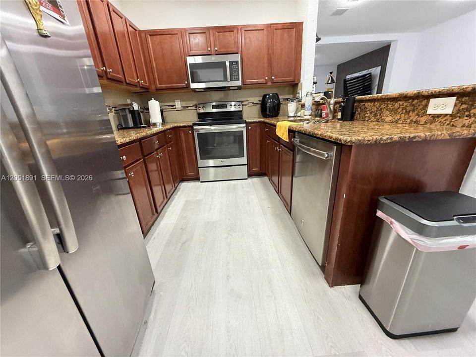 Active With Contract: $3,100 (3 beds, 2 baths, 1740 Square Feet)