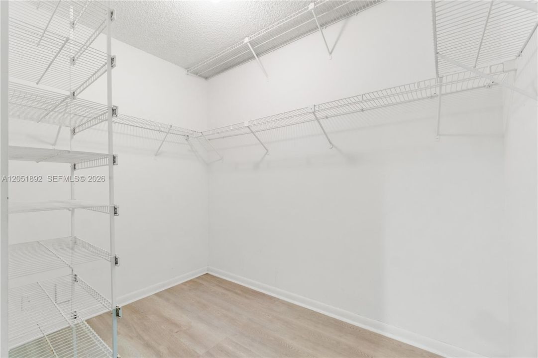 En Renta: $2,050 (2 camas, 2 baños, 1437 Pies cuadrados)