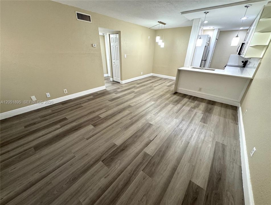 В аренду: $1,795 (2 спален, 2 ванн, 820 Квадратных фут)