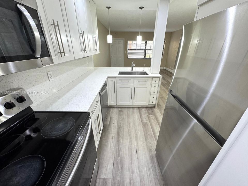 В аренду: $1,795 (2 спален, 2 ванн, 820 Квадратных фут)