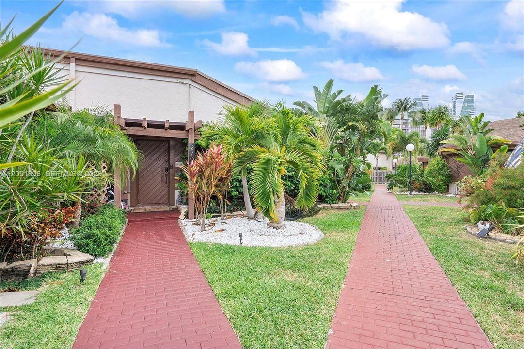 For Sale: $665,000 (3 beds, 2 baths, 1624 Square Feet)