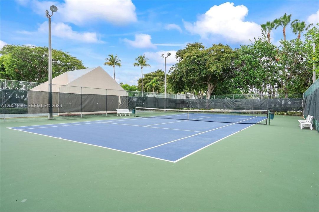 For Sale: $665,000 (3 beds, 2 baths, 1624 Square Feet)