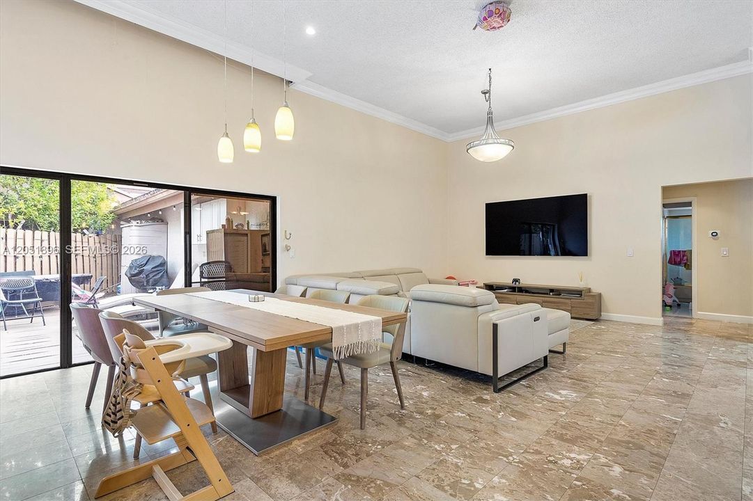 For Sale: $665,000 (3 beds, 2 baths, 1624 Square Feet)