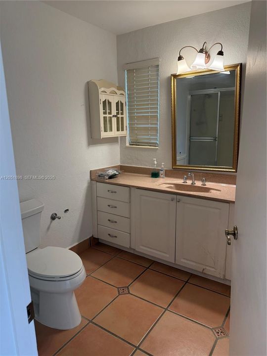 En Venta: $925,000 (5 camas, 3 baños, 2147 Pies cuadrados)