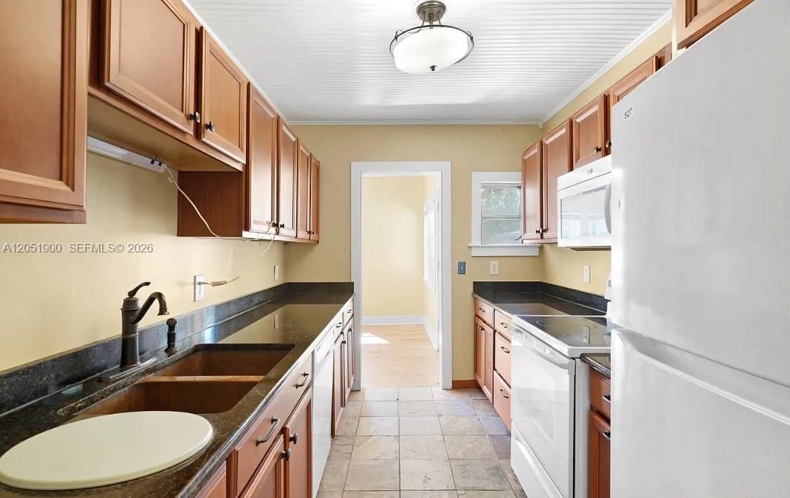 В аренду: $2,500 (2 спален, 2 ванн, 0 Квадратных фут)