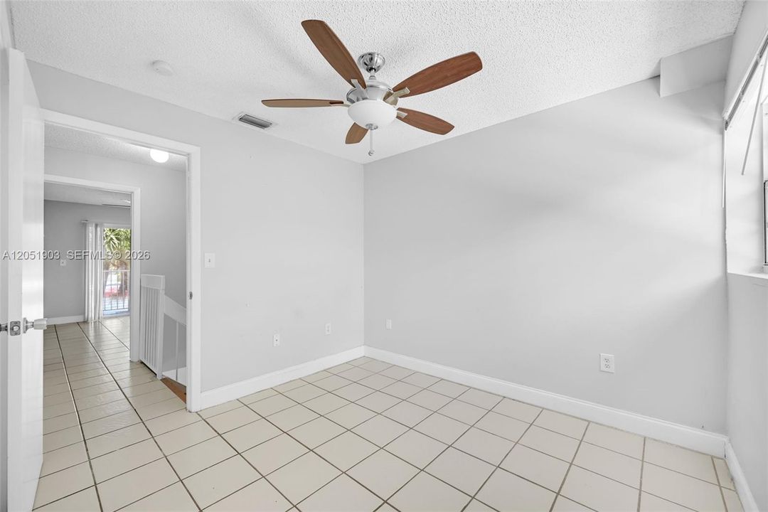 En Venta: $270,000 (2 camas, 2 baños, 824 Pies cuadrados)