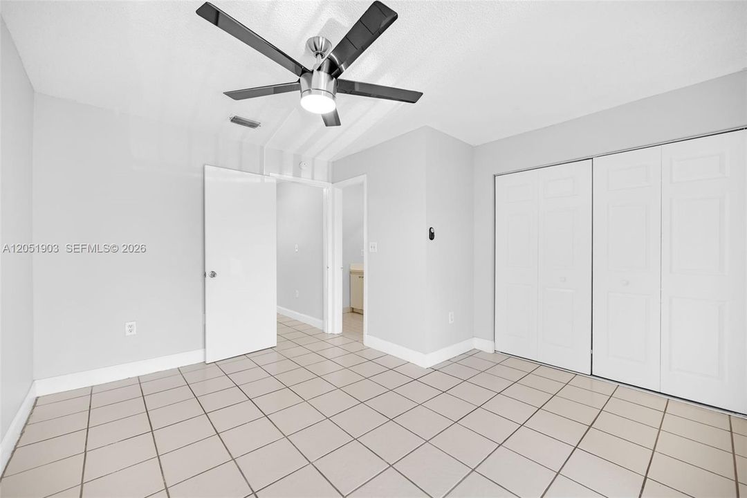 En Venta: $270,000 (2 camas, 2 baños, 824 Pies cuadrados)
