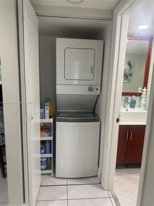 На продажу: $255,500 (2 спален, 2 ванн, 1192 Квадратных фут)