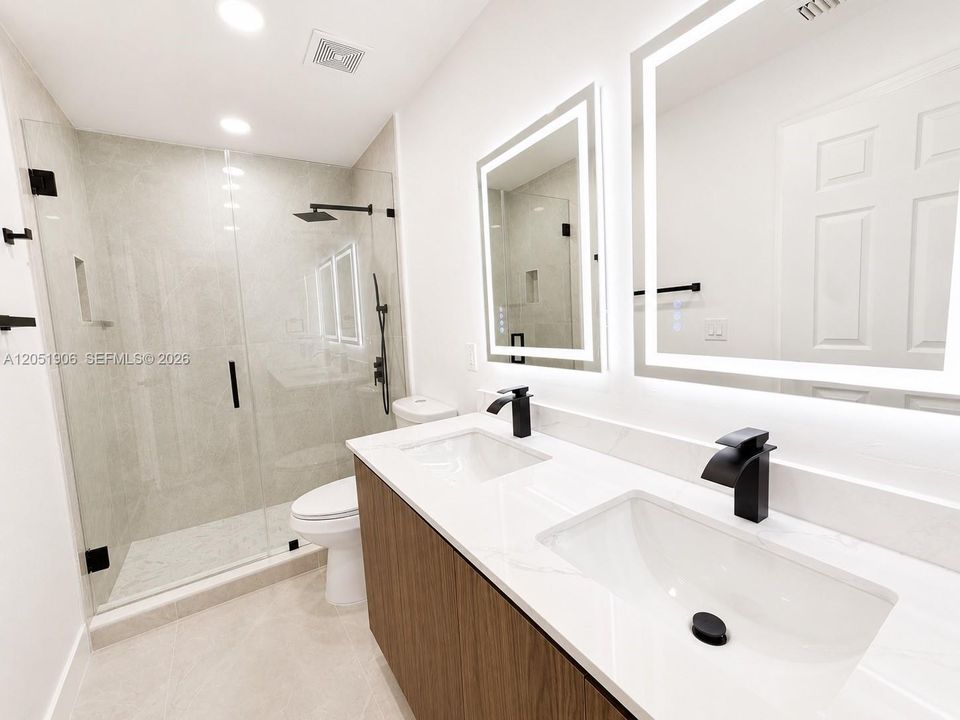 На продажу: $445,000 (3 спален, 2 ванн, 1418 Квадратных фут)