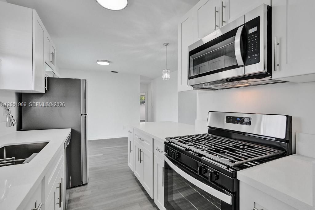 For Sale: $649,000 (4 beds, 2 baths, 1147 Square Feet)