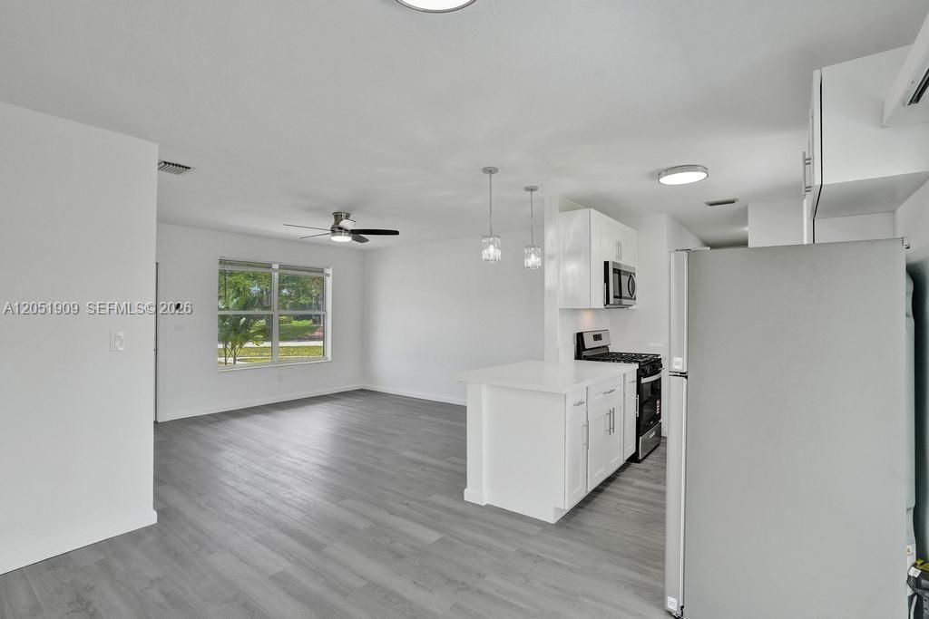For Sale: $649,000 (4 beds, 2 baths, 1147 Square Feet)