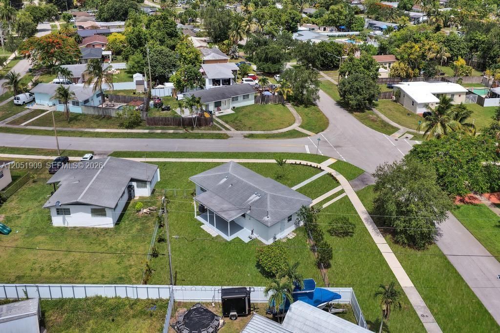 For Sale: $649,000 (4 beds, 2 baths, 1147 Square Feet)