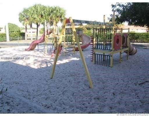 For Rent: $2,300 (3 beds, 2 baths, 1166 Square Feet)