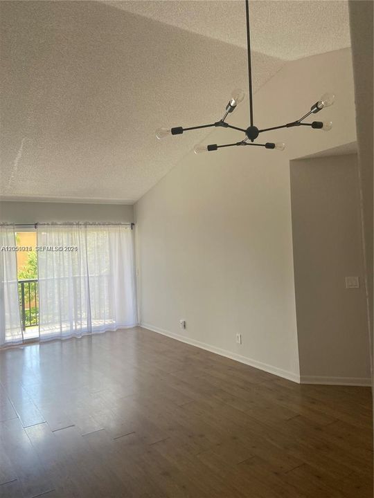 For Rent: $2,300 (3 beds, 2 baths, 1166 Square Feet)