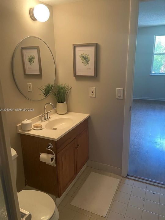 For Rent: $2,300 (3 beds, 2 baths, 1166 Square Feet)