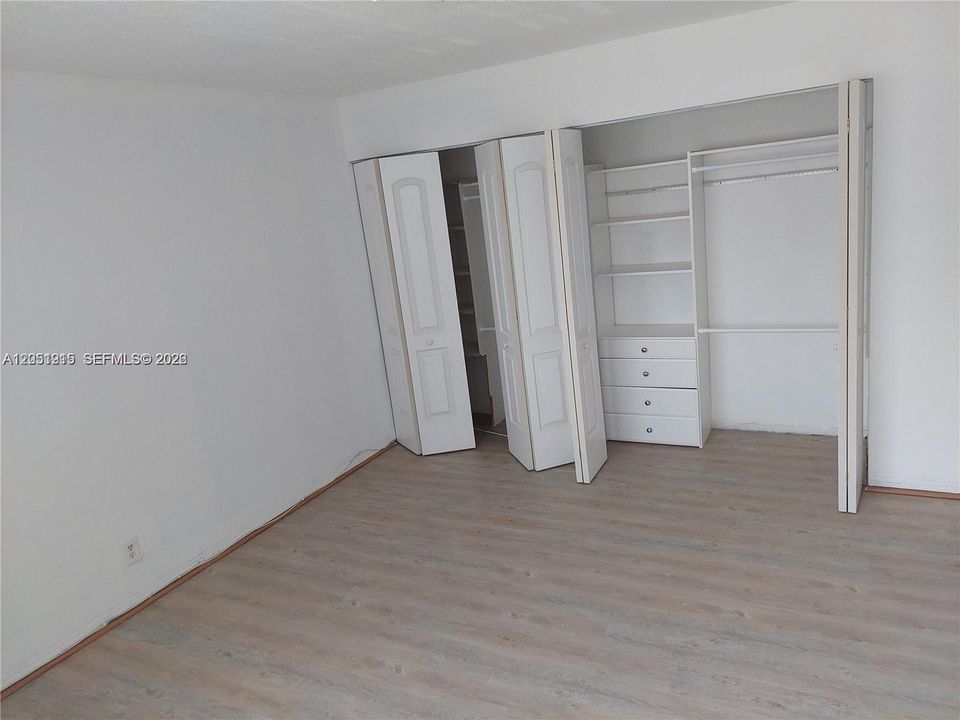 For Rent: $1,800 (1 beds, 1 baths, 660 Square Feet)