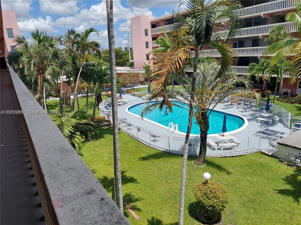 For Rent: $1,800 (1 beds, 1 baths, 660 Square Feet)