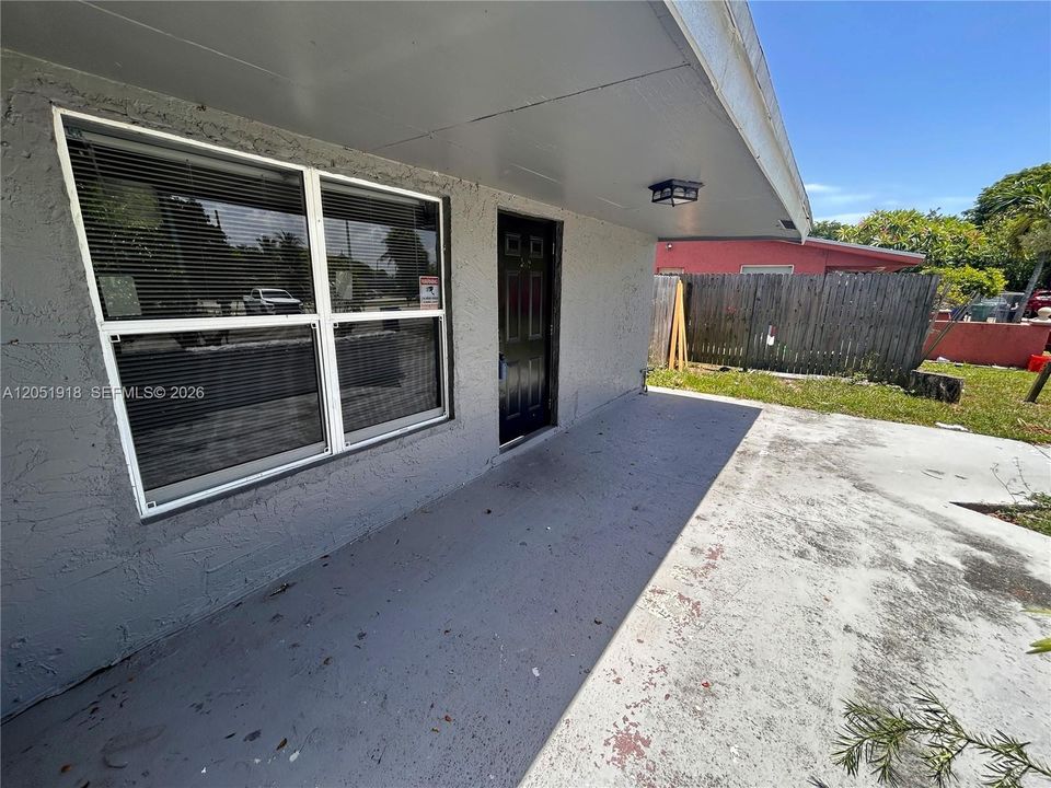 For Rent: $2,100 (2 beds, 1 baths, 1689 Square Feet)