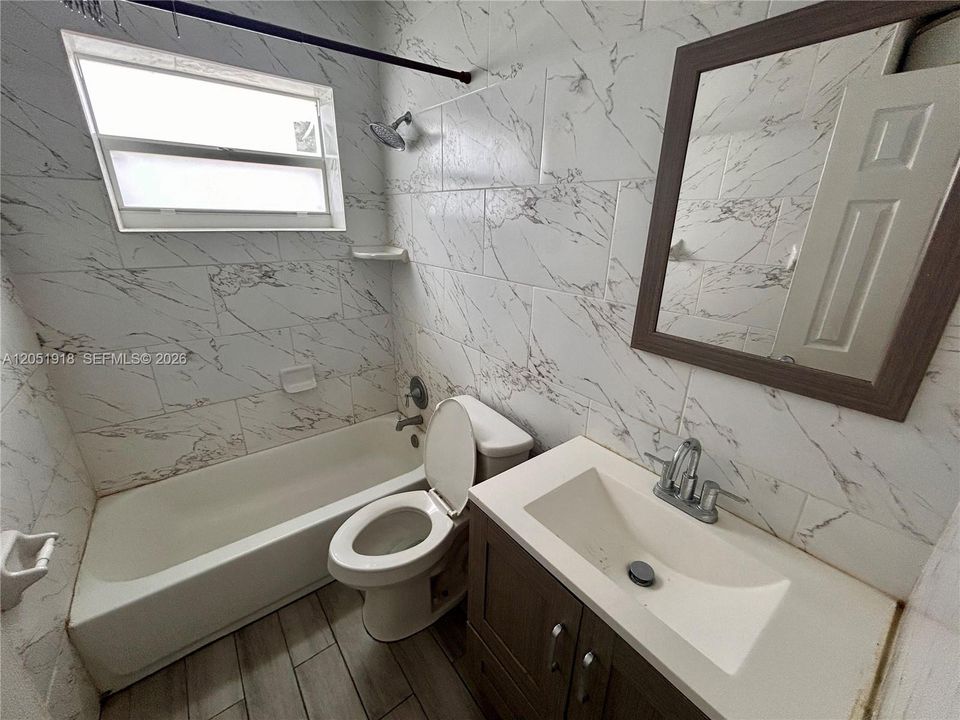For Rent: $2,100 (2 beds, 1 baths, 1689 Square Feet)