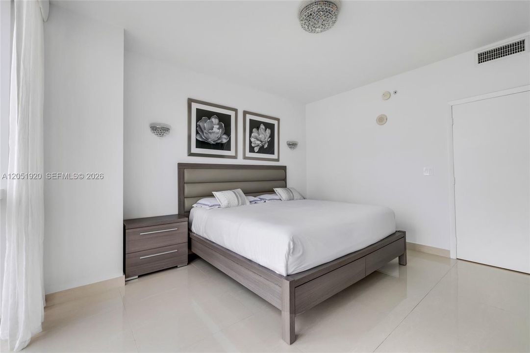 For Rent: $6,500 (2 beds, 2 baths, 1499 Square Feet)