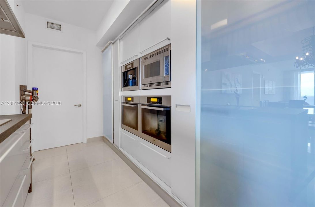 For Rent: $6,500 (2 beds, 2 baths, 1499 Square Feet)