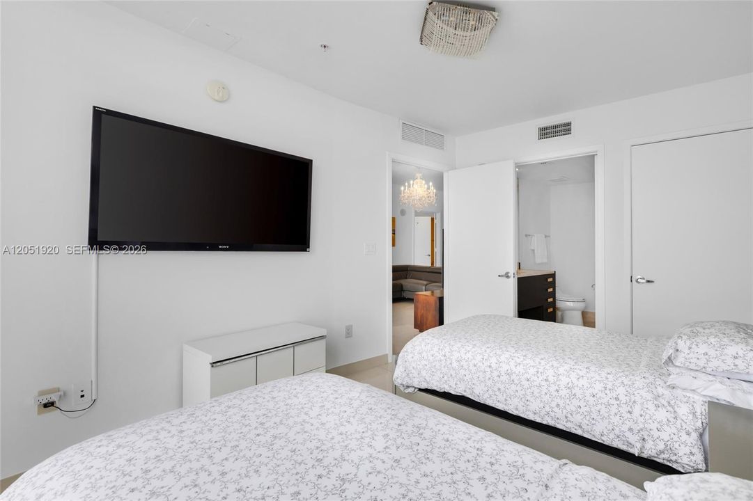 For Rent: $6,500 (2 beds, 2 baths, 1499 Square Feet)