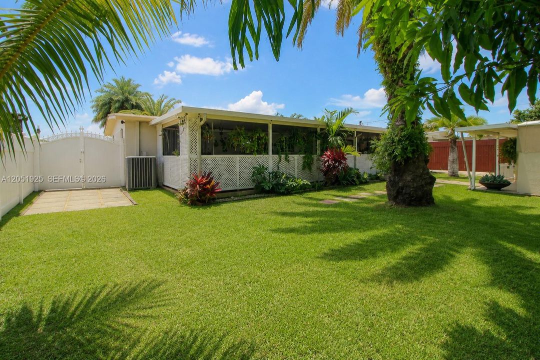 For Sale: $719,000 (3 beds, 2 baths, 1800 Square Feet)