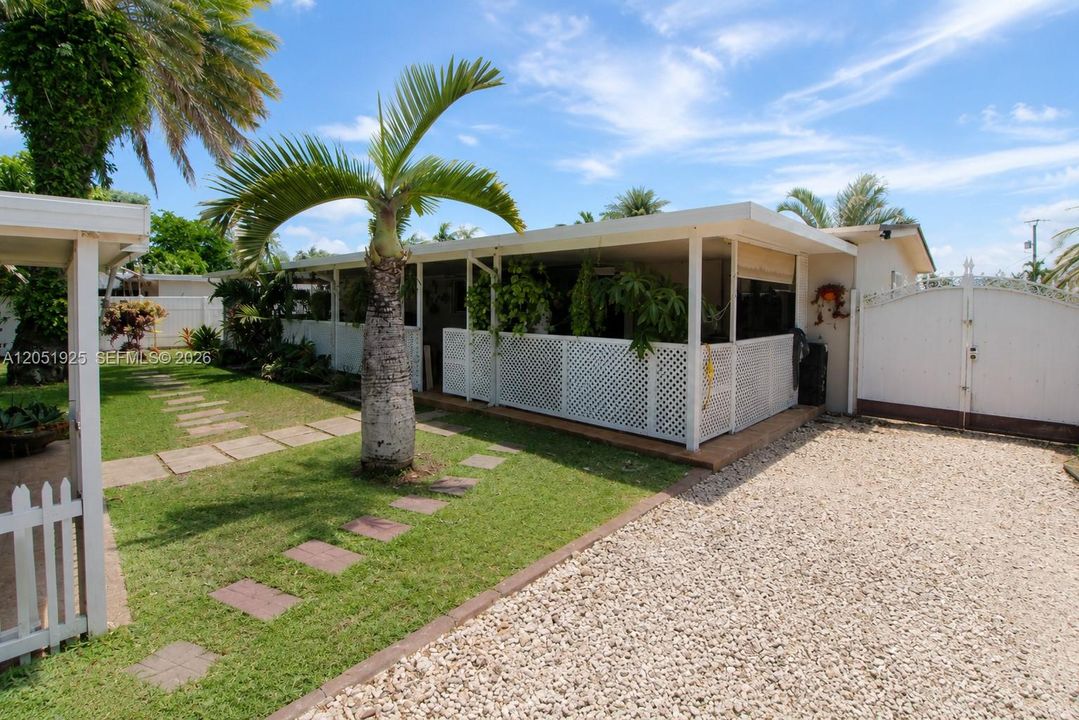 For Sale: $719,000 (3 beds, 2 baths, 1800 Square Feet)