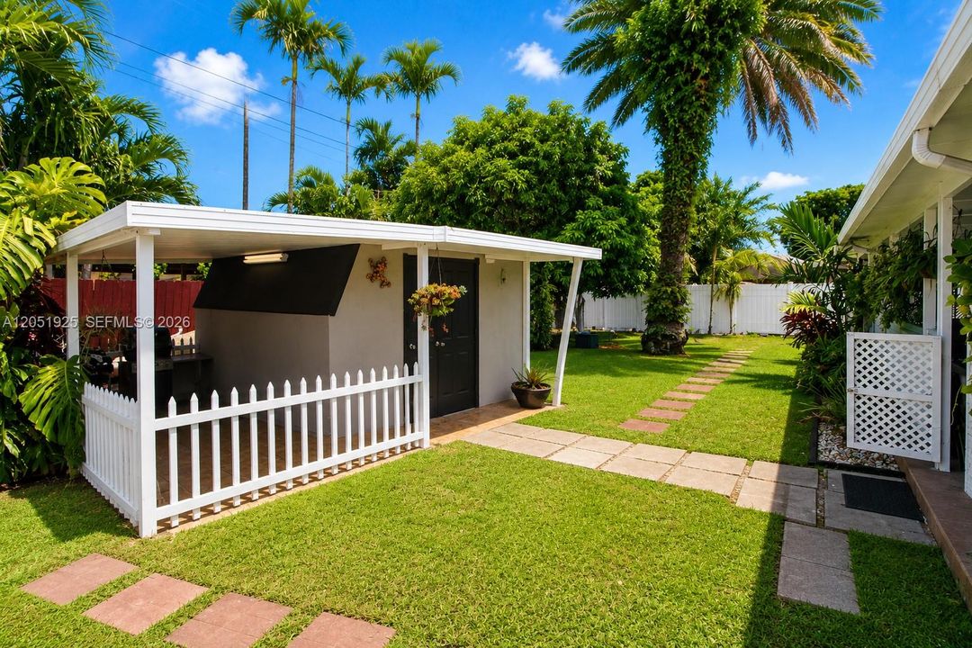 For Sale: $719,000 (3 beds, 2 baths, 1800 Square Feet)