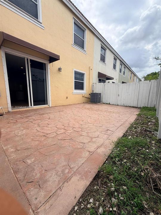 For Rent: $3,300 (3 beds, 3 baths, 1740 Square Feet)