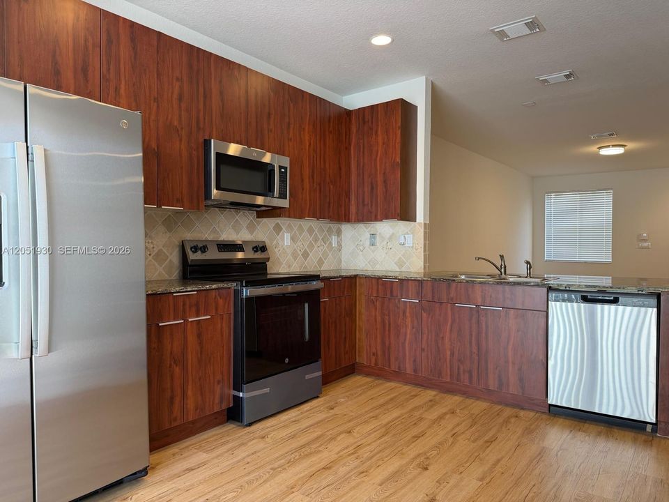 For Rent: $3,300 (3 beds, 3 baths, 1740 Square Feet)