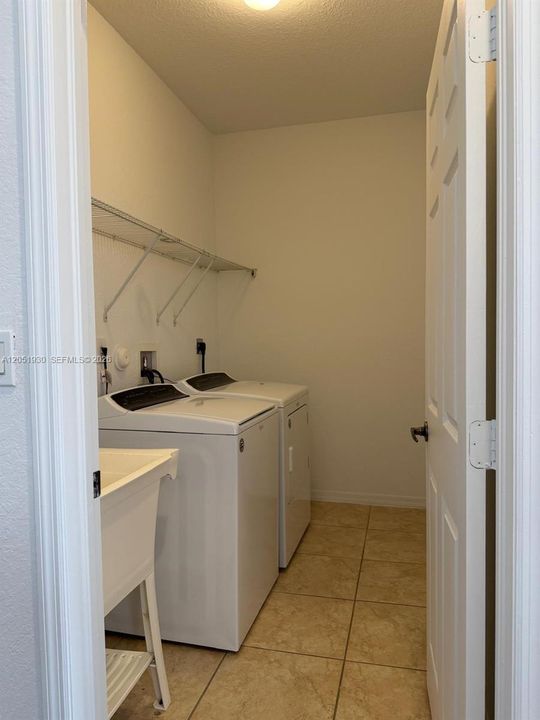 For Rent: $3,300 (3 beds, 3 baths, 1740 Square Feet)