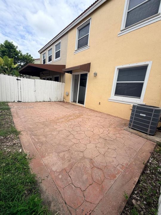 For Rent: $3,300 (3 beds, 3 baths, 1740 Square Feet)