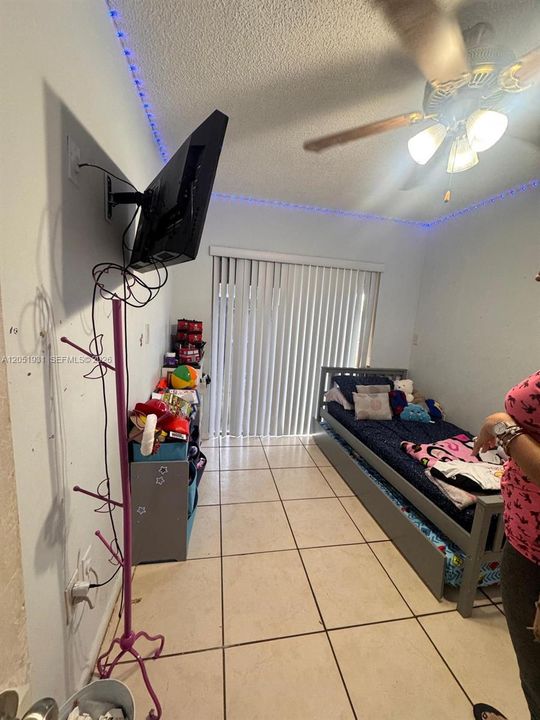 En Renta: $2,300 (3 camas, 2 baños, 1096 Pies cuadrados)
