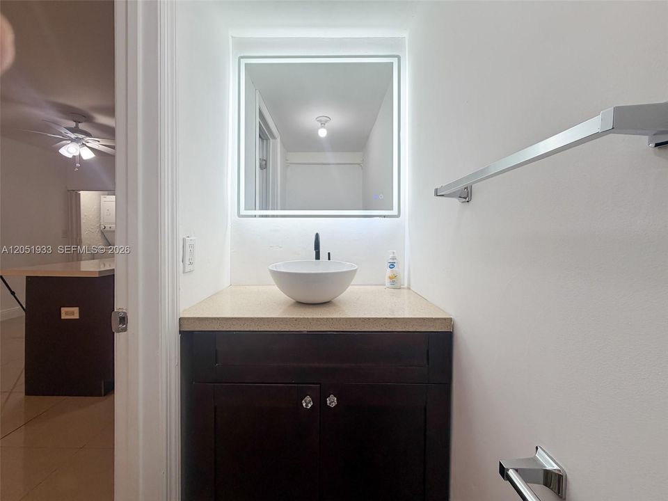 For Rent: $2,800 (2 beds, 2 baths, 1060 Square Feet)