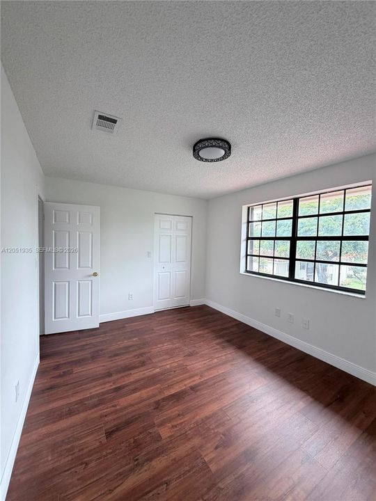 En Venta: $390,000 (3 camas, 3 baños, 1364 Pies cuadrados)