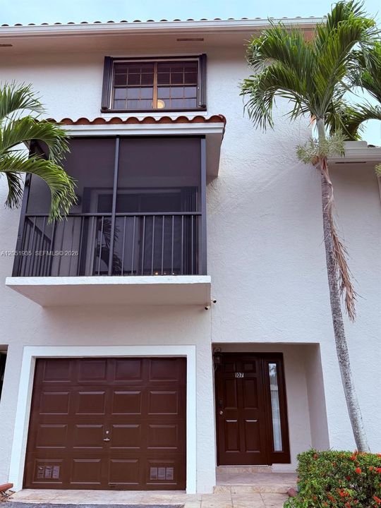 En Venta: $390,000 (3 camas, 3 baños, 1364 Pies cuadrados)