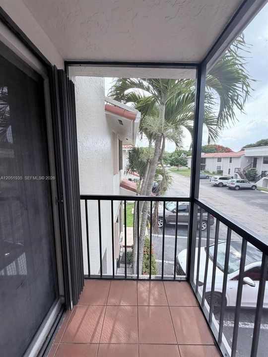 En Venta: $390,000 (3 camas, 3 baños, 1364 Pies cuadrados)