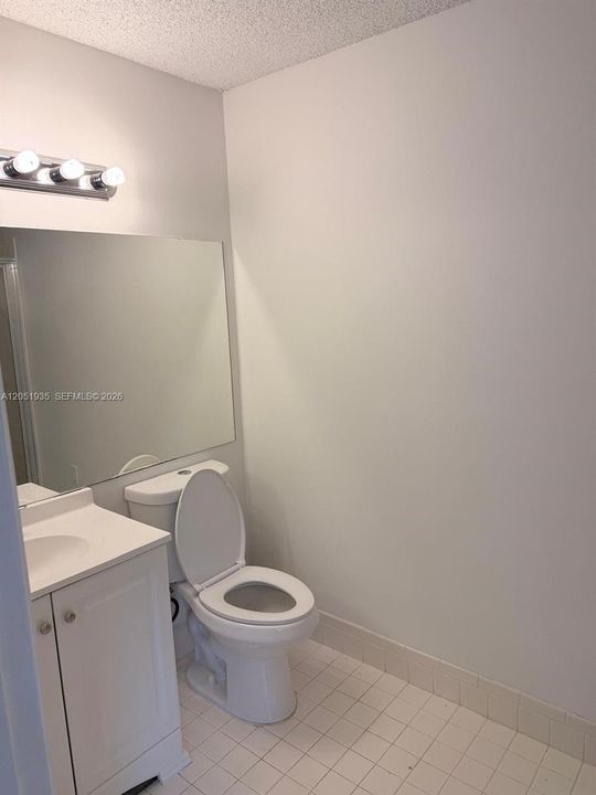 En Venta: $390,000 (3 camas, 3 baños, 1364 Pies cuadrados)
