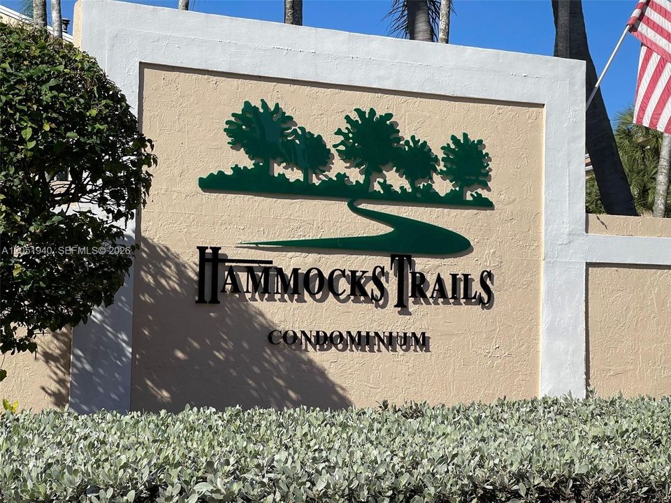 For Sale: $235,000 (1 beds, 1 baths, 693 Square Feet)