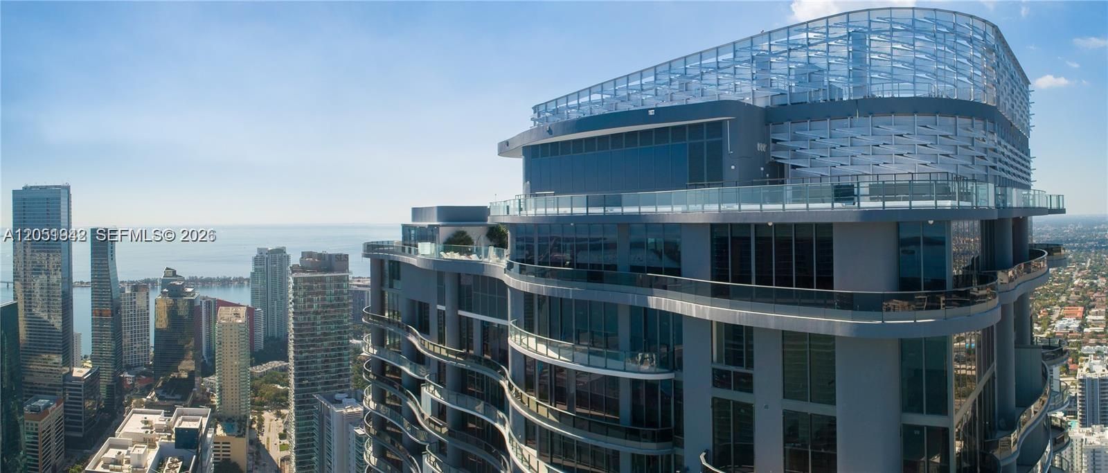For Rent: $5,000 (1 beds, 1 baths, 839 Square Feet)