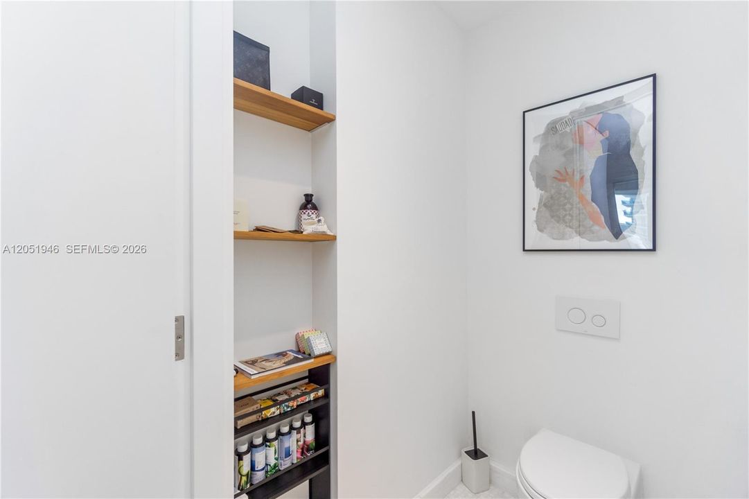 В аренду: $7,850 (2 спален, 2 ванн, 955 Квадратных фут)