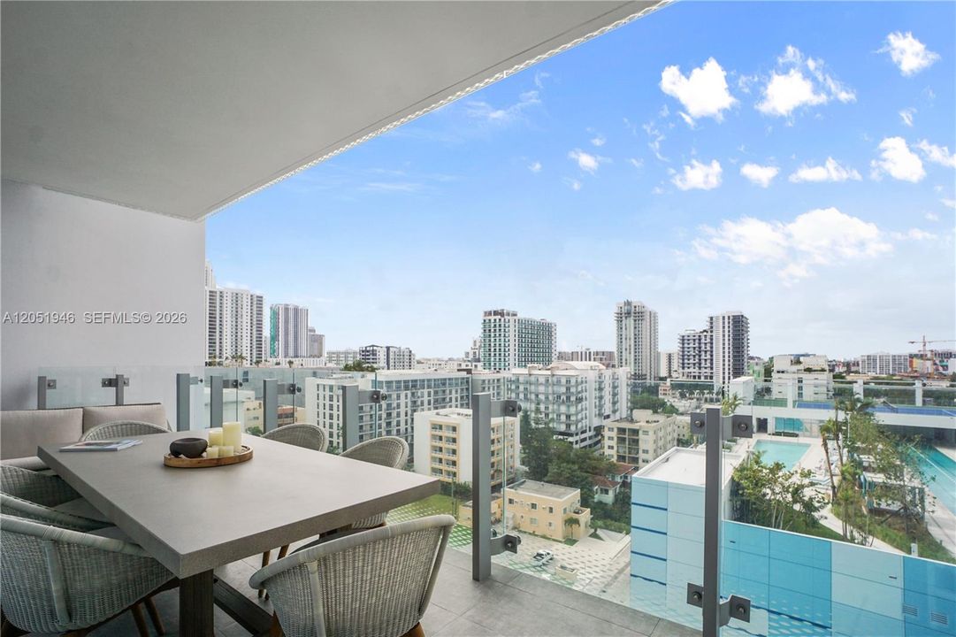 В аренду: $7,850 (2 спален, 2 ванн, 955 Квадратных фут)
